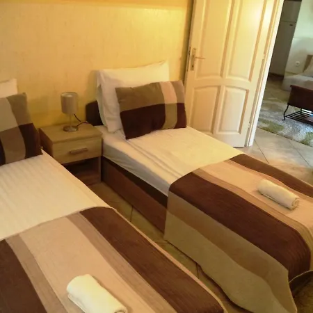 Agnes Asszony Apartmanja Apartment *